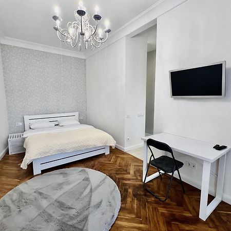 Kyiv Old Town Apartment Near Golden Gate Bagian luar foto